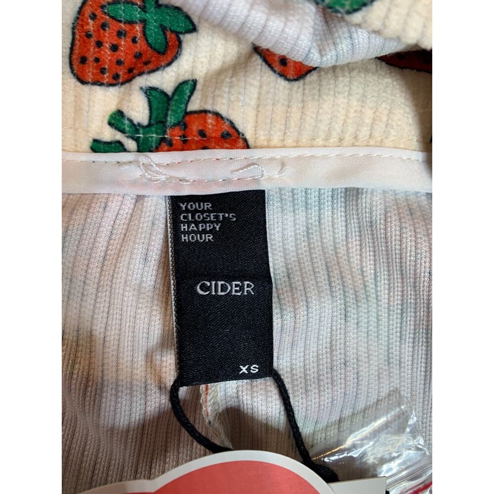 Cider Women's XS Strawberry Patch Romper Belt Loops, Pockets, Side Zip NEW - Picture 7 of 9